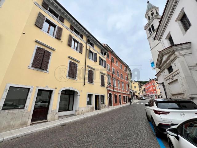 Palazzo in vendita a Borgo Castello, Gorizia