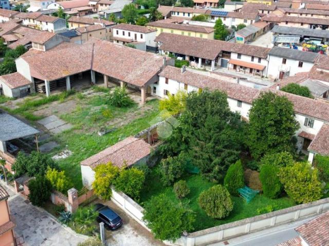 Palazzo in vendita a Grumello Cremonese, Lombardia