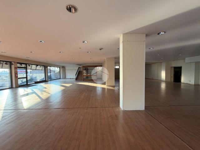 Locale Commerciale in vendita a Gussago, Lombardia
