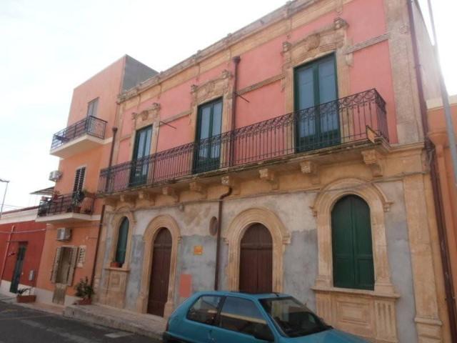 Palazzo in vendita a Ispica