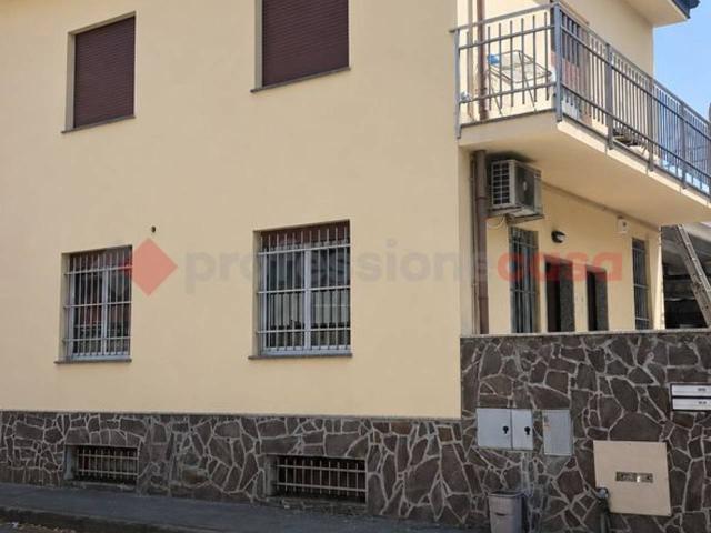 Palazzo in vendita a Oltrestazione, Legnano