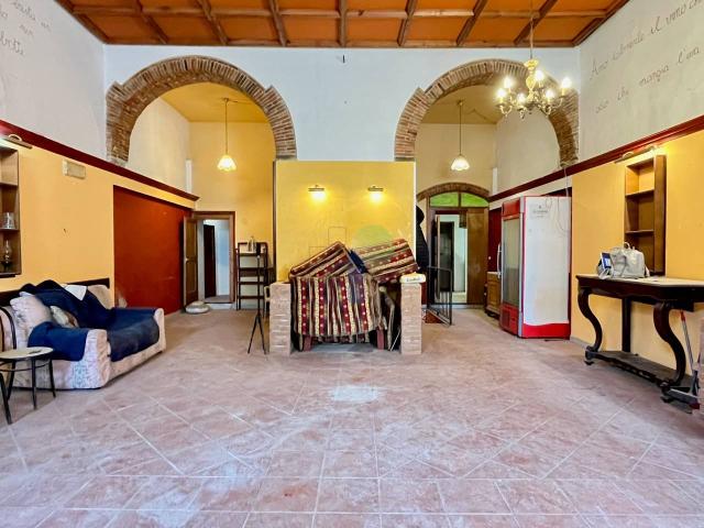Palazzo in vendita a Venezia Nuova, Livorno
