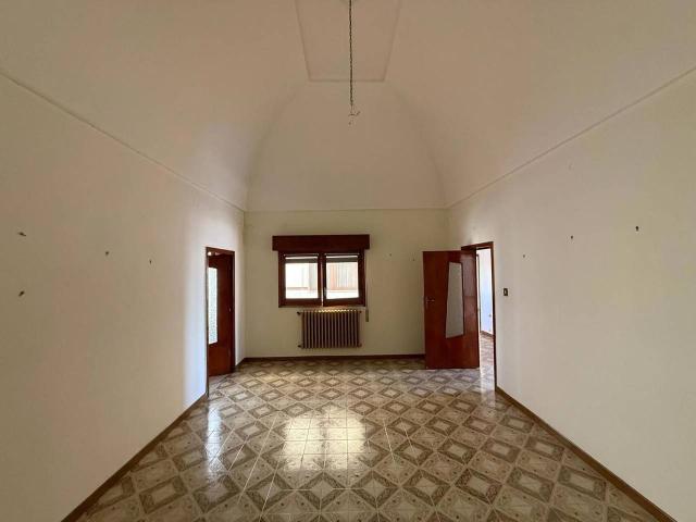 Palazzo in vendita a Manduria, Taranto