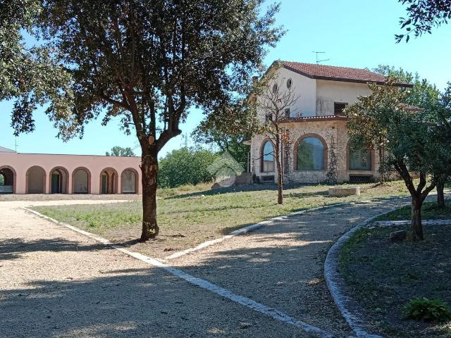 Palazzo in vendita a Manocalzati, Campania