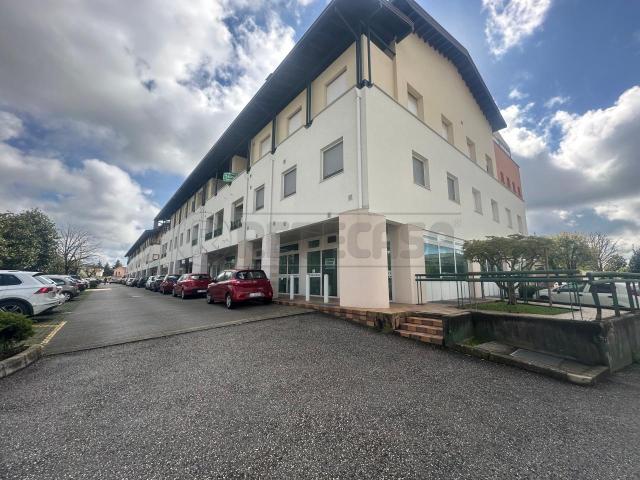 Palazzo in vendita a Manzano, Friuli-Venezia Giulia