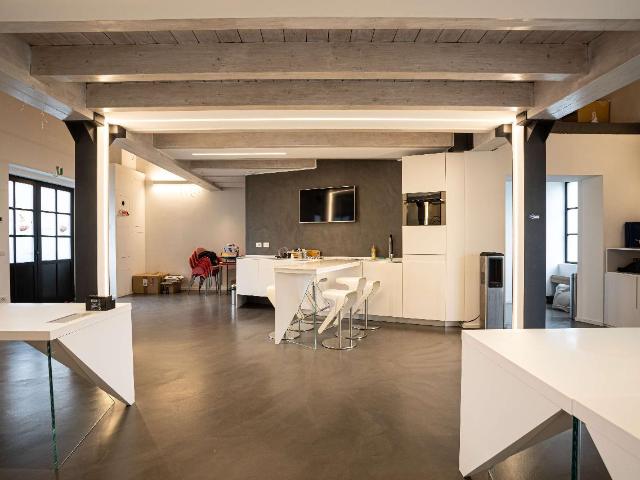 Palazzo in vendita a Meda, Lombardia
