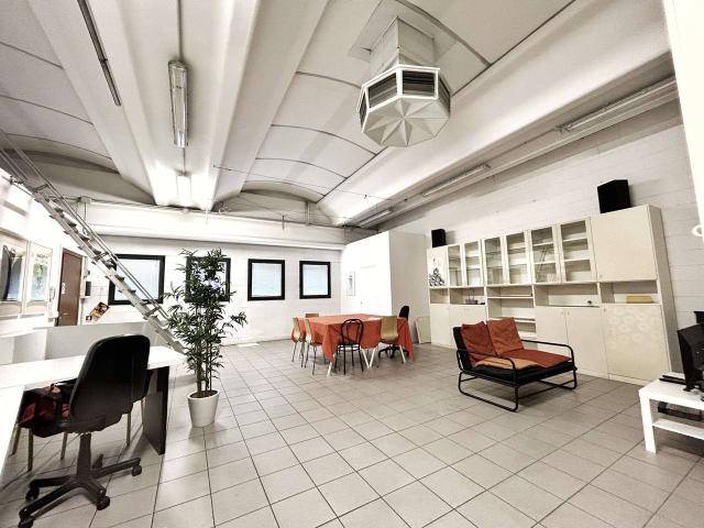 Palazzo in vendita a Crocetta-San Lazzaro-Modena Est, Modena