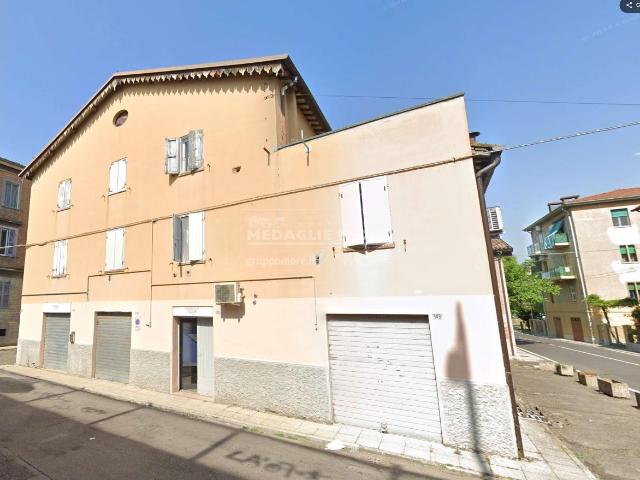 Palazzo in vendita a Crocetta-San Lazzaro-Modena Est, Modena