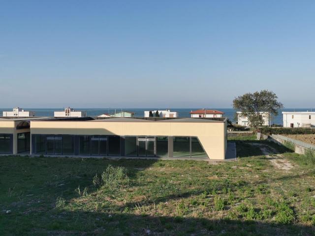 Palazzo in vendita a Marcianella, Marche