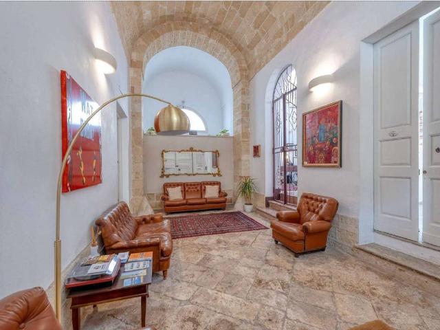 Palazzo in vendita a Puglia, Lecce