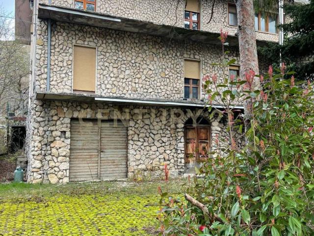 Palazzo in vendita a Ortona Dei Marsi, Abruzzo