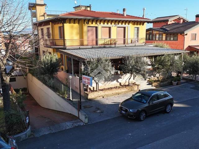 Palazzo in vendita a Peschiera Del Garda, Veneto