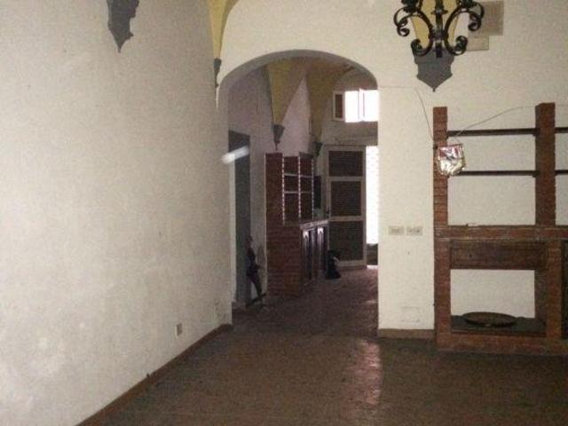 Palazzo in vendita a il Cantiere, Prato