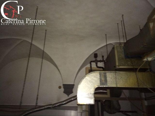 Palazzo in vendita a il Cantiere, Prato