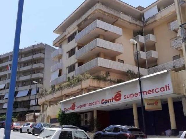 Palazzo in vendita a Calabria, Reggio Calabria