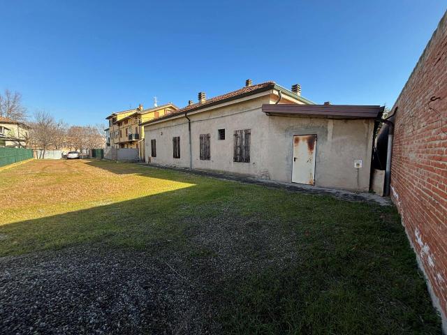 Palazzo in vendita a Mancasale, Re