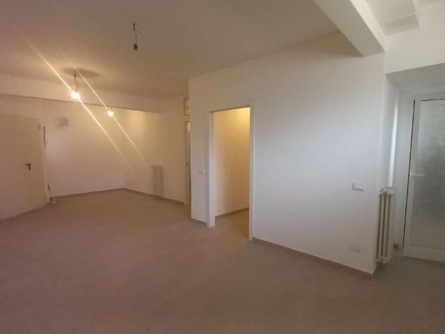 Palazzo in vendita a Ponte Mammolo, Roma