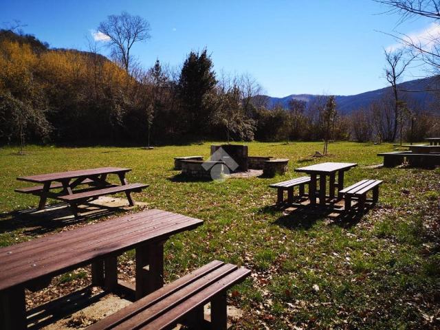 Palazzo in vendita a Casal Morena, Roma