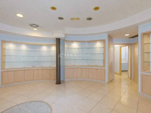 Palazzo in vendita a Mare, Marche