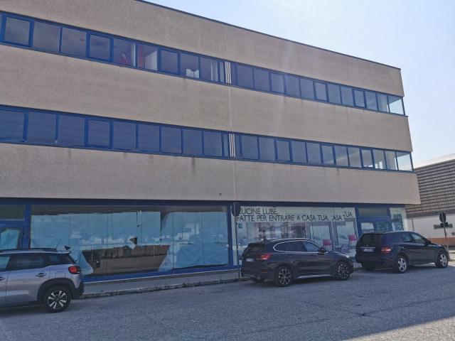 Palazzo in vendita a Agraria, Marche