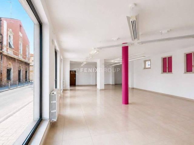 Palazzo in vendita a Paese Alto, Marche