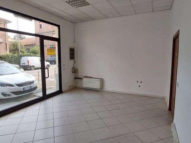 Palazzo in vendita a Unione dei comuni del Distretto Ceramico, Sassuolo