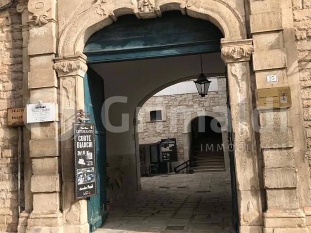 Palazzo in vendita a Puglia, Barletta-andria-trani
