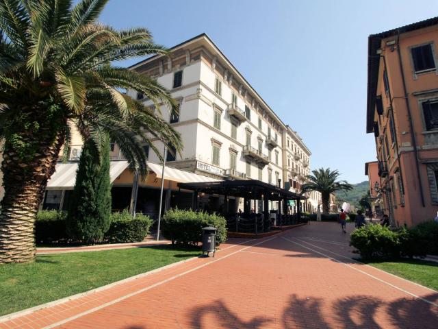 Palazzo in vendita a Gallo, Montecatini Terme