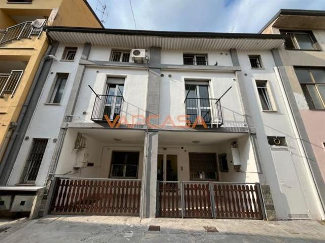Villa Indipendente in vendita a Ciserano, Bergamo