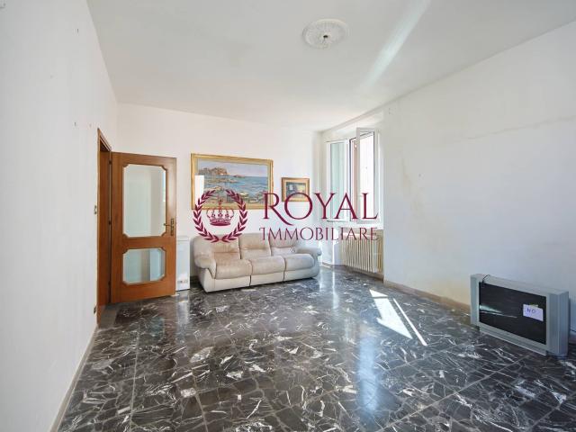 Palazzo in vendita a Borgo Cappuccini, Livorno