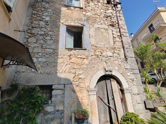 Palazzo in vendita a Vallecorsa, Lazio