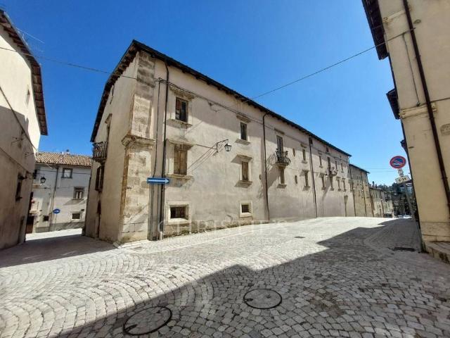 Palazzo in vendita a Pescocostanzo, Abruzzo
