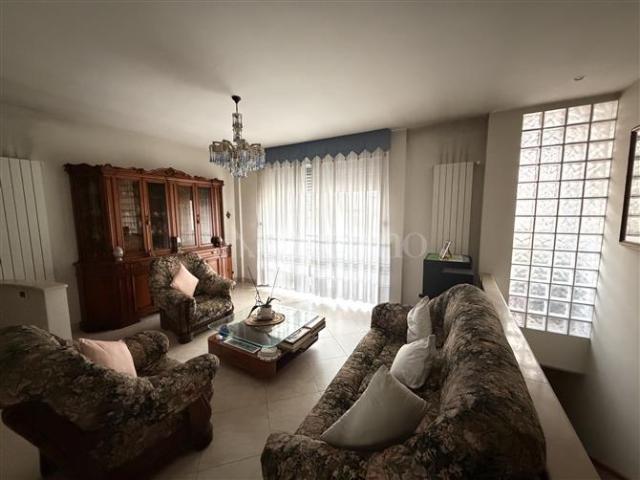 Palazzo in vendita a Puglia, Bari