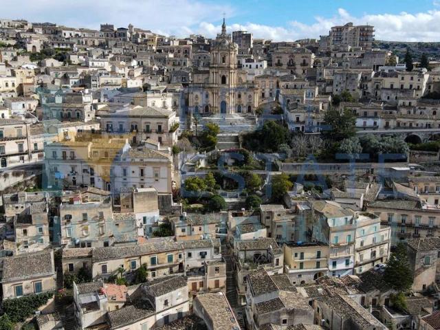 Palazzo in vendita a Modica, Dente
