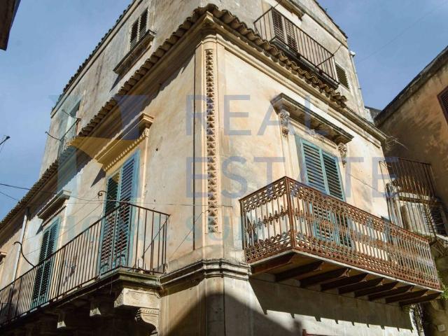 Palazzo in vendita a Modica Alta, Marina Di Modica