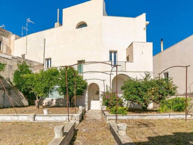 Palazzo in vendita a Puglia, Lecce