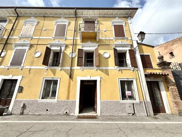 Palazzo in vendita a Ponti Sul Mincio, Lombardia