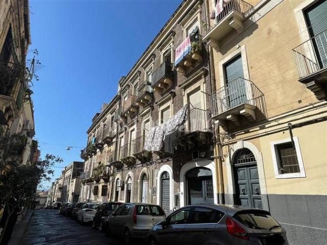 Palazzo in vendita a Centro storico, Catania