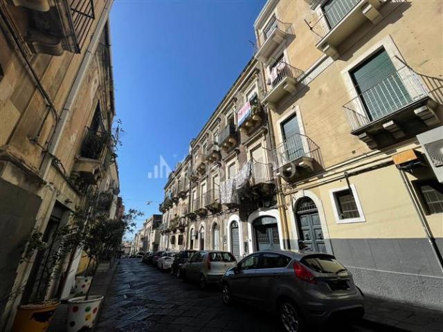 Palazzo in vendita a Centro storico, Catania