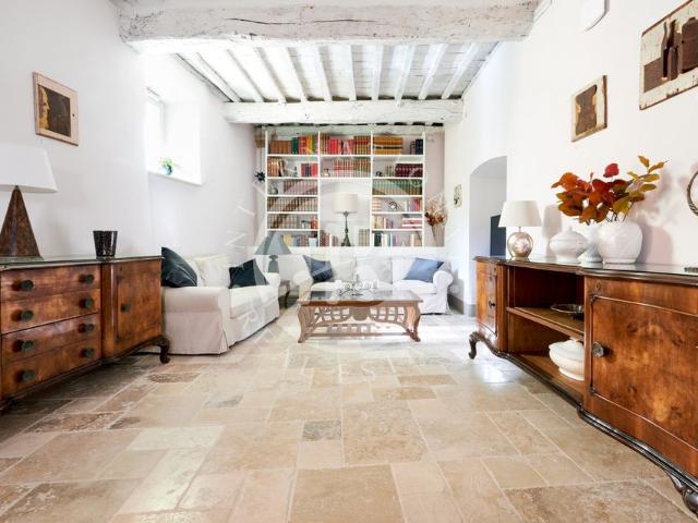 Palazzo in vendita a Sarteano, Toscana