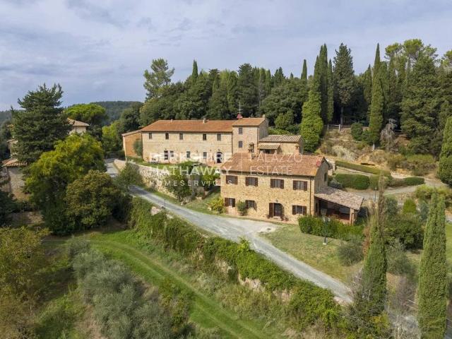 Palazzo in vendita a Gambassi Terme, Firenze