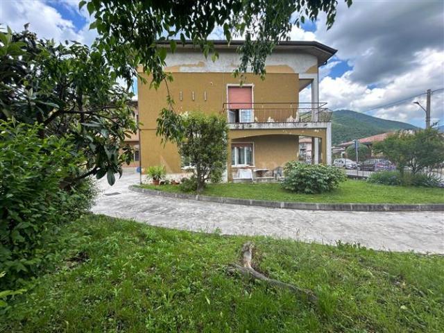 Palazzo in vendita a Comunità montana della valle Trompia, Concesio