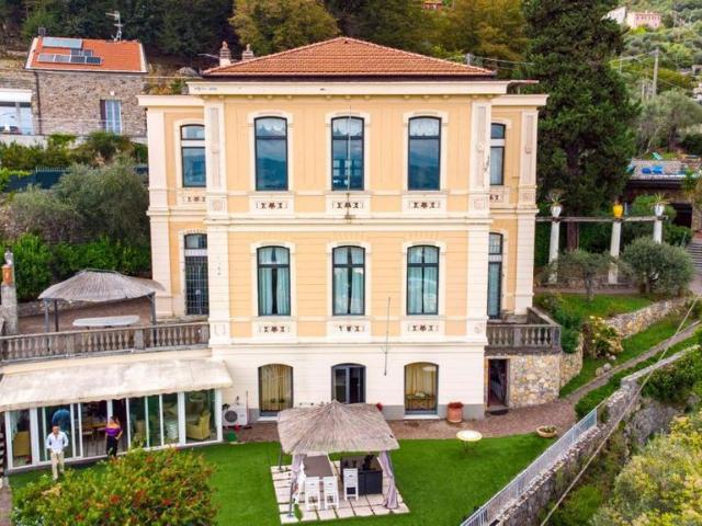 Palazzo in vendita a La Spezia, Liguria