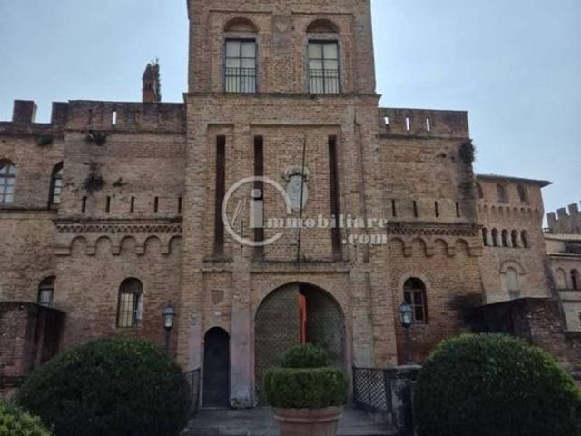 Palazzo in vendita a Torre De' Picenardi, Lombardia