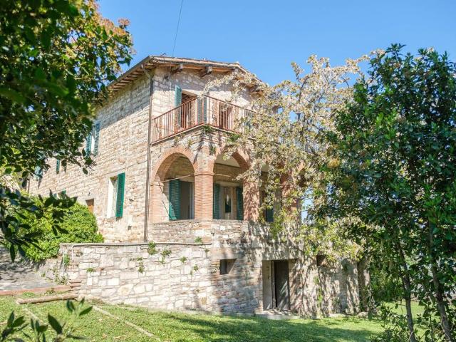Palazzo in vendita a Izzalini, Umbria