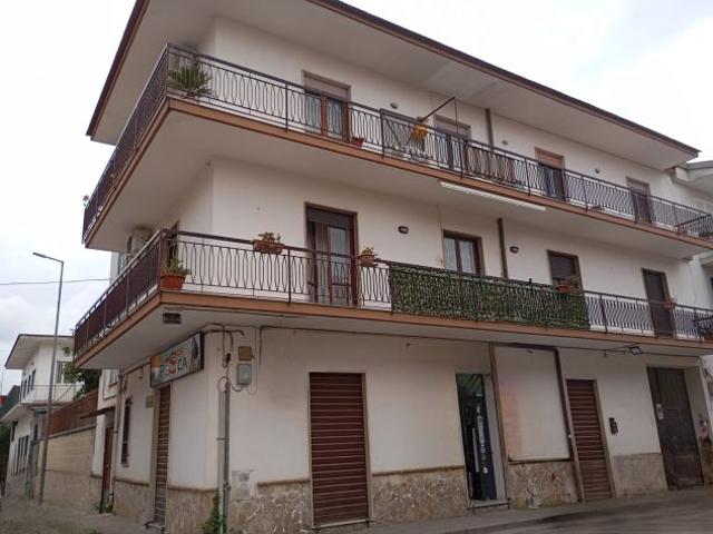 Palazzo in vendita a Frattaminore, Campania