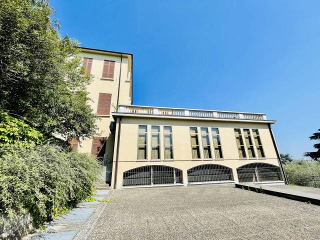 Palazzo in vendita a Zona Ovest, Brescia