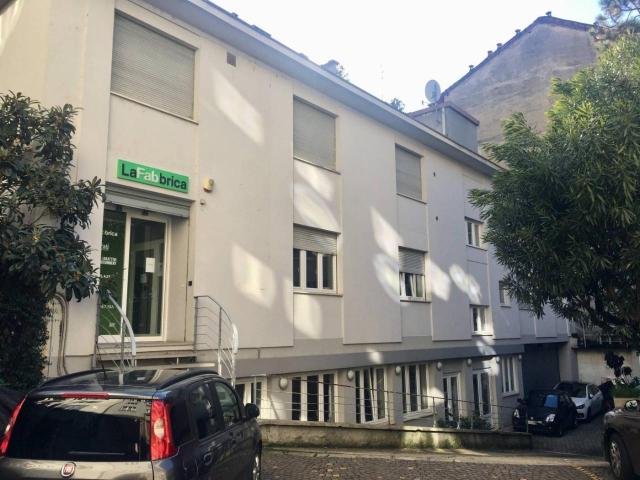 Palazzo in affitto a Municipio 6, Milano