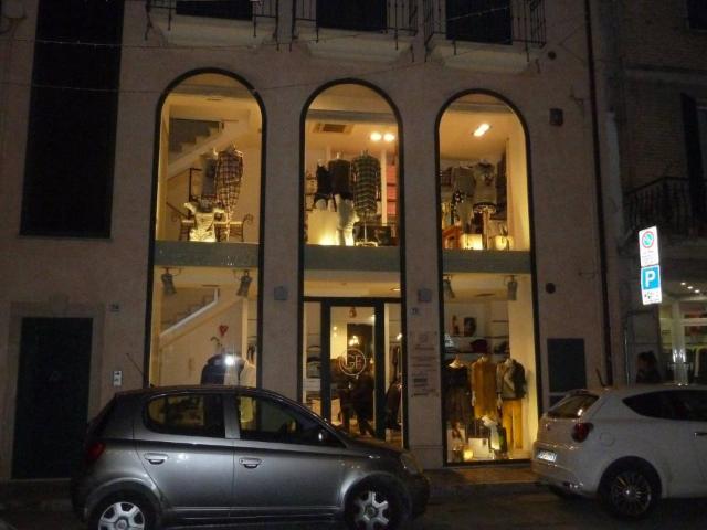 Palazzo in affitto a Marina centro, Marche