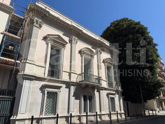 Palazzo in affitto a Puglia, Barletta-andria-trani